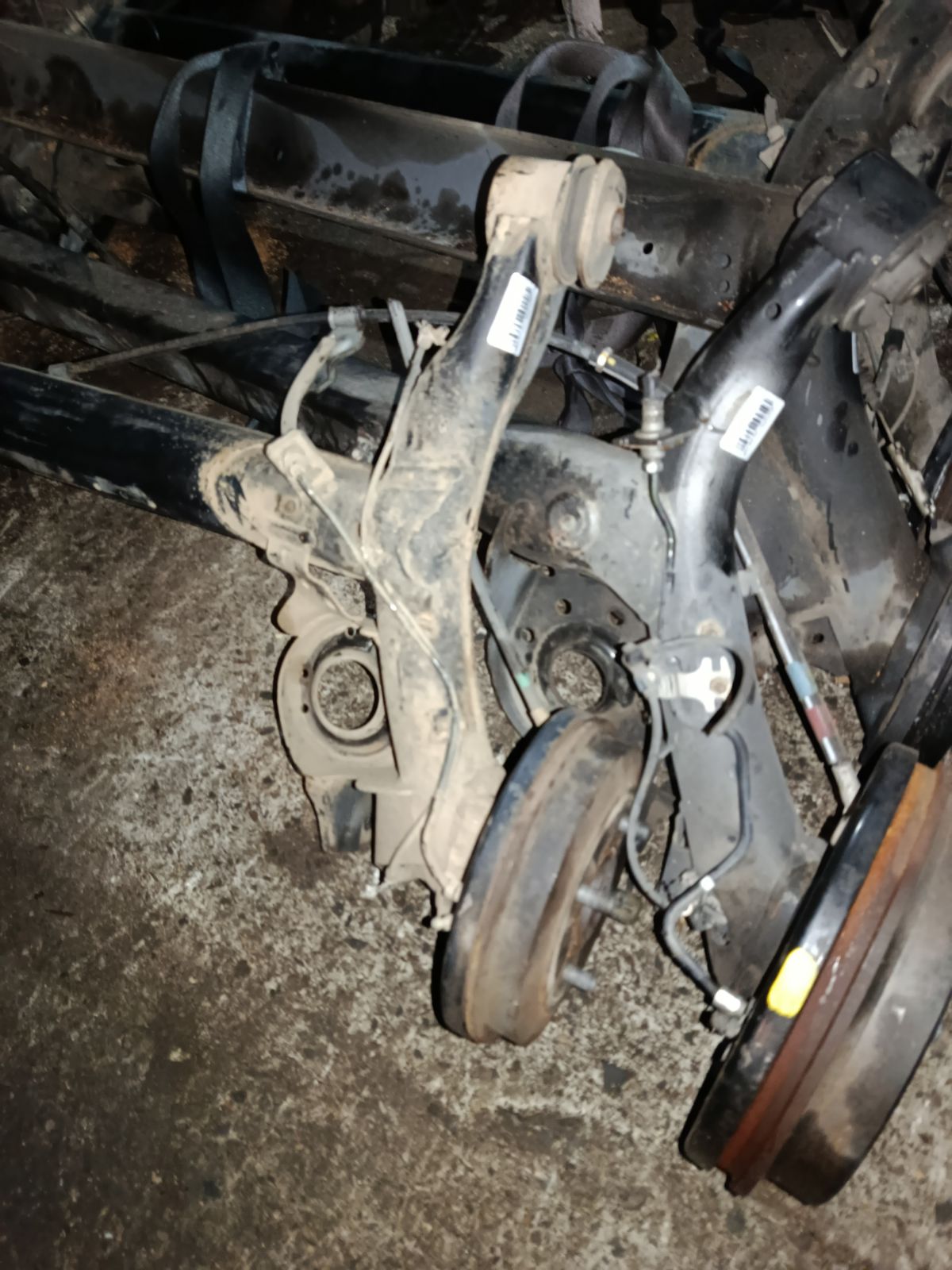 Балка подвески на Daihatsu Move LA100S KF-VE Фото 2