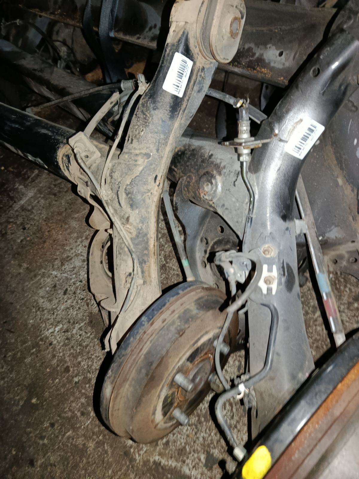 Балка подвески на Daihatsu Move LA100S KF-VE Фото 3