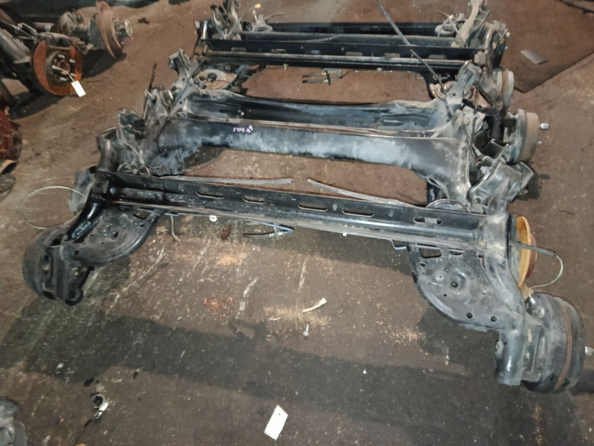 Балка подвески на Nissan Tiida C11 HR15DE Фото 6