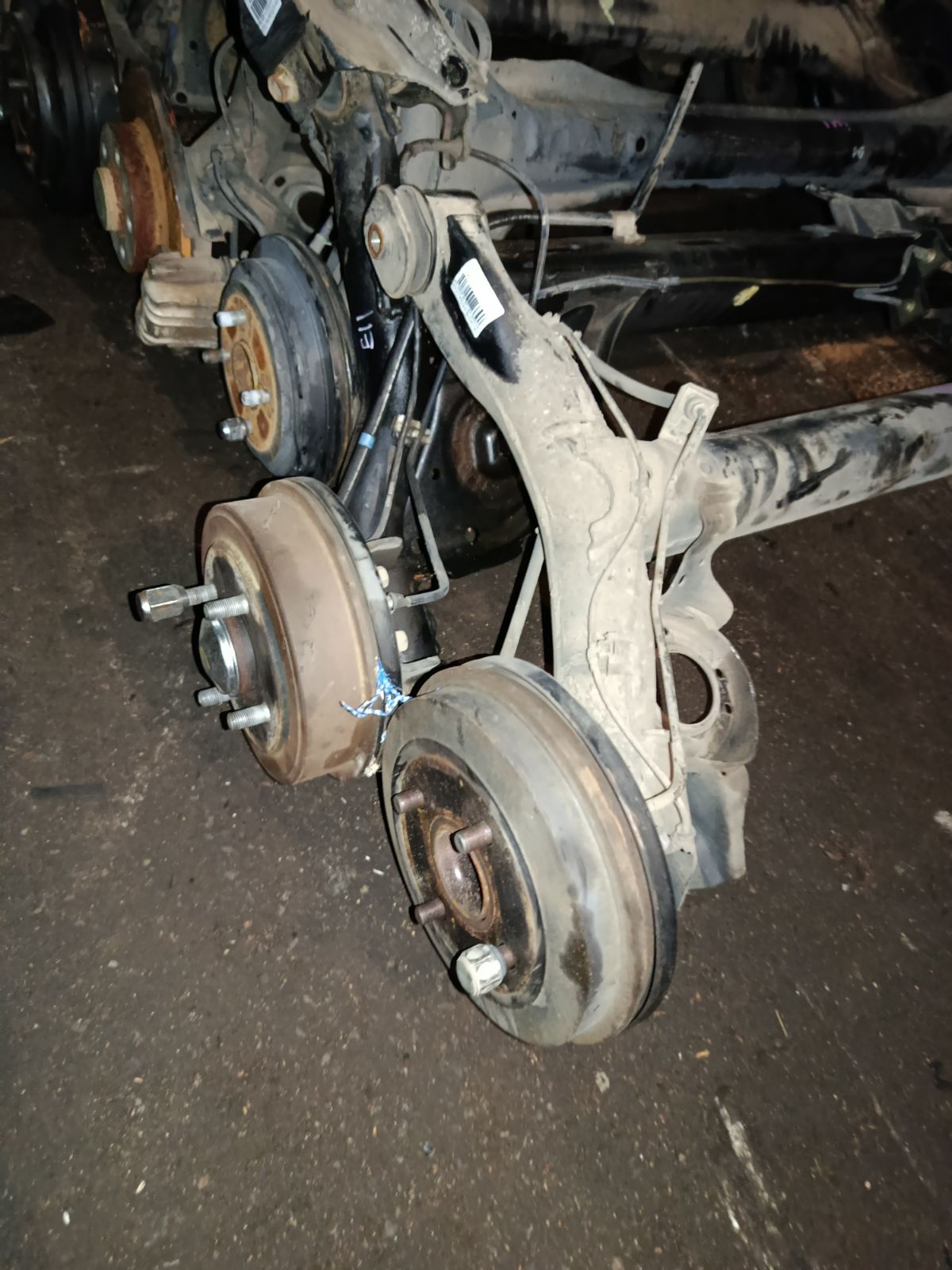 Балка подвески на Daihatsu Move LA100S KF-VE Фото 4