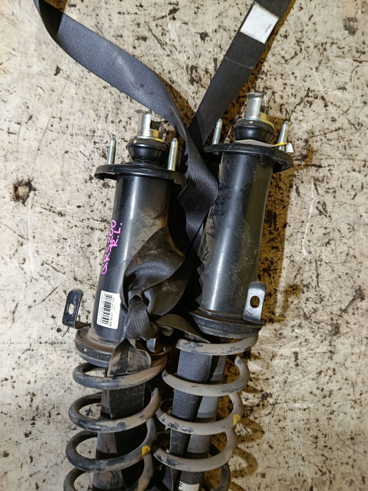 Стойка амортизатора 48530-30511 на Toyota Crown GRS200 4GR-FSE Фото 3