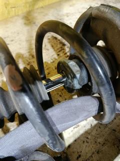 Стойка амортизатора на Nissan Ad Van VFY11 QG15DE Фото 3