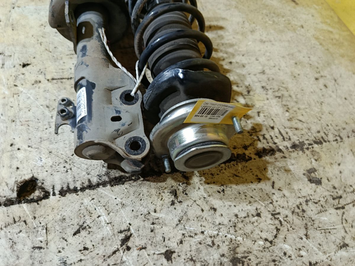 Стойка амортизатора на Daihatsu Tanto LA600S KF-VE Фото 2