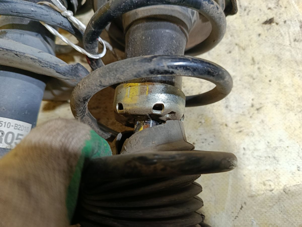 Стойка амортизатора на Daihatsu Tanto LA600S KF-VE Фото 4