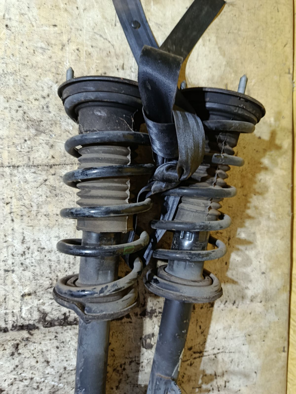 Стойка амортизатора 48510-22A00, 48520-22460 на Toyota Mark X GRX120 4GR-FSE Фото 3