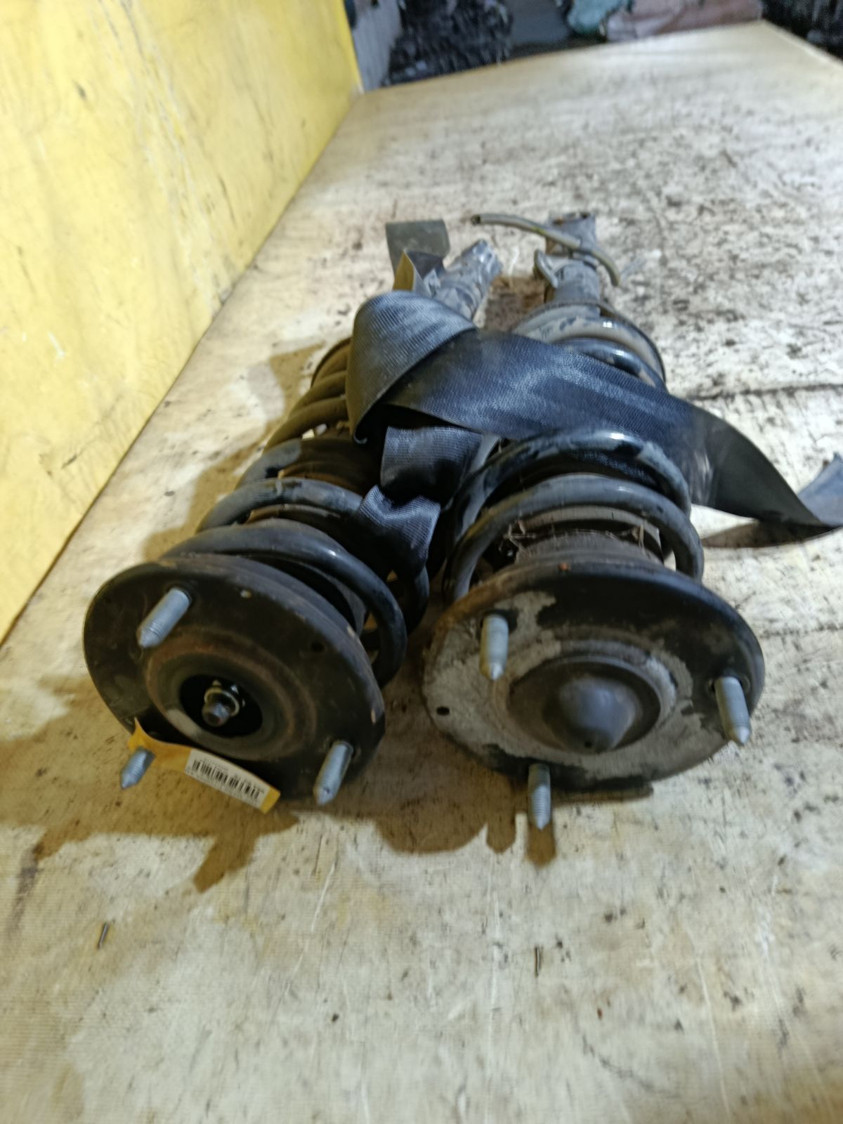 Стойка амортизатора 48510-22A00, 48520-22460 на Toyota Mark X GRX120 4GR-FSE Фото 4