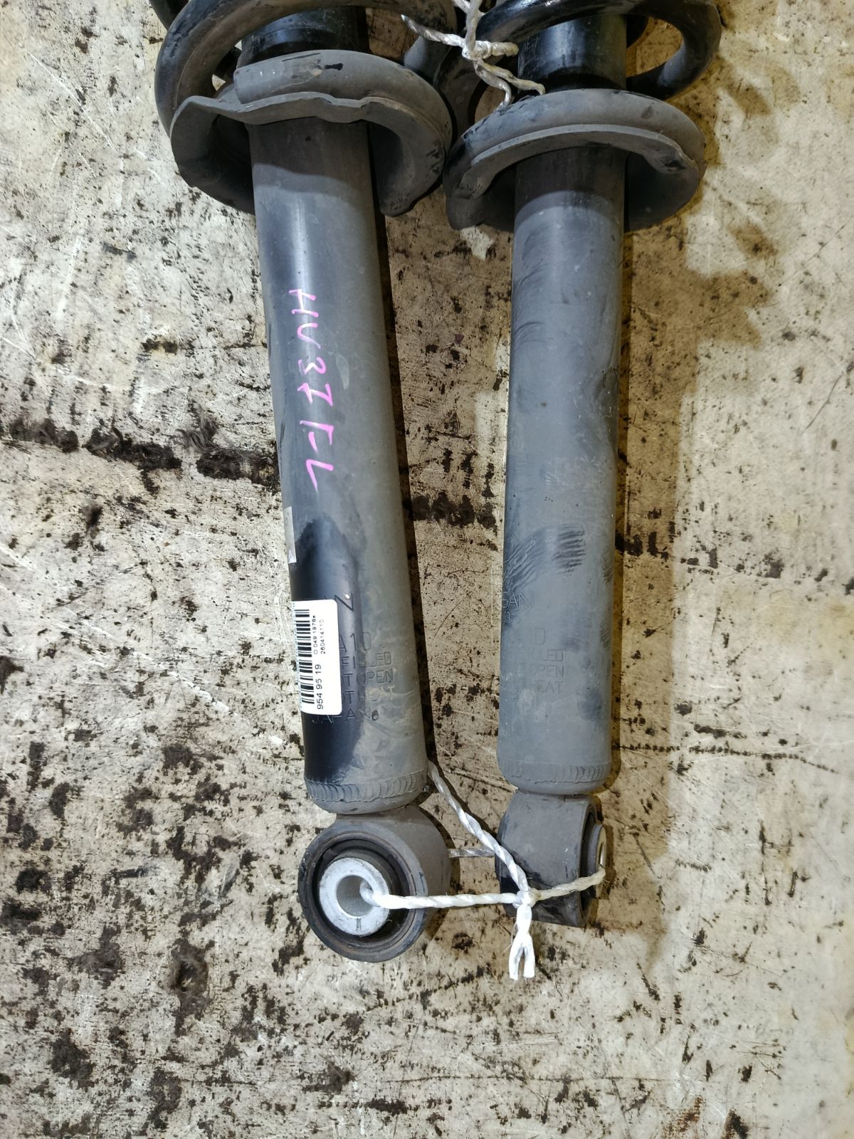 Стойка амортизатора 56110-4GA1D на Nissan Skyline HV37 Фото 2