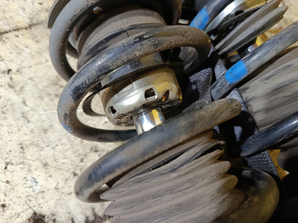 Стойка амортизатора на Daihatsu Sonica L405S KF-DET Фото 3