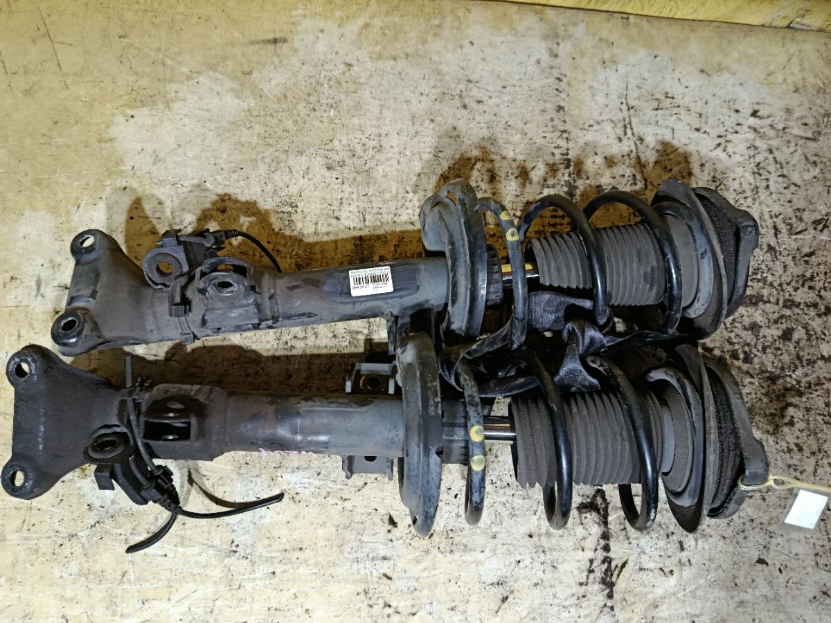 Стойка амортизатора A2043200413 на Mercedes-Benz C-Class Station Wagon S204.252 272.921 Фото 1