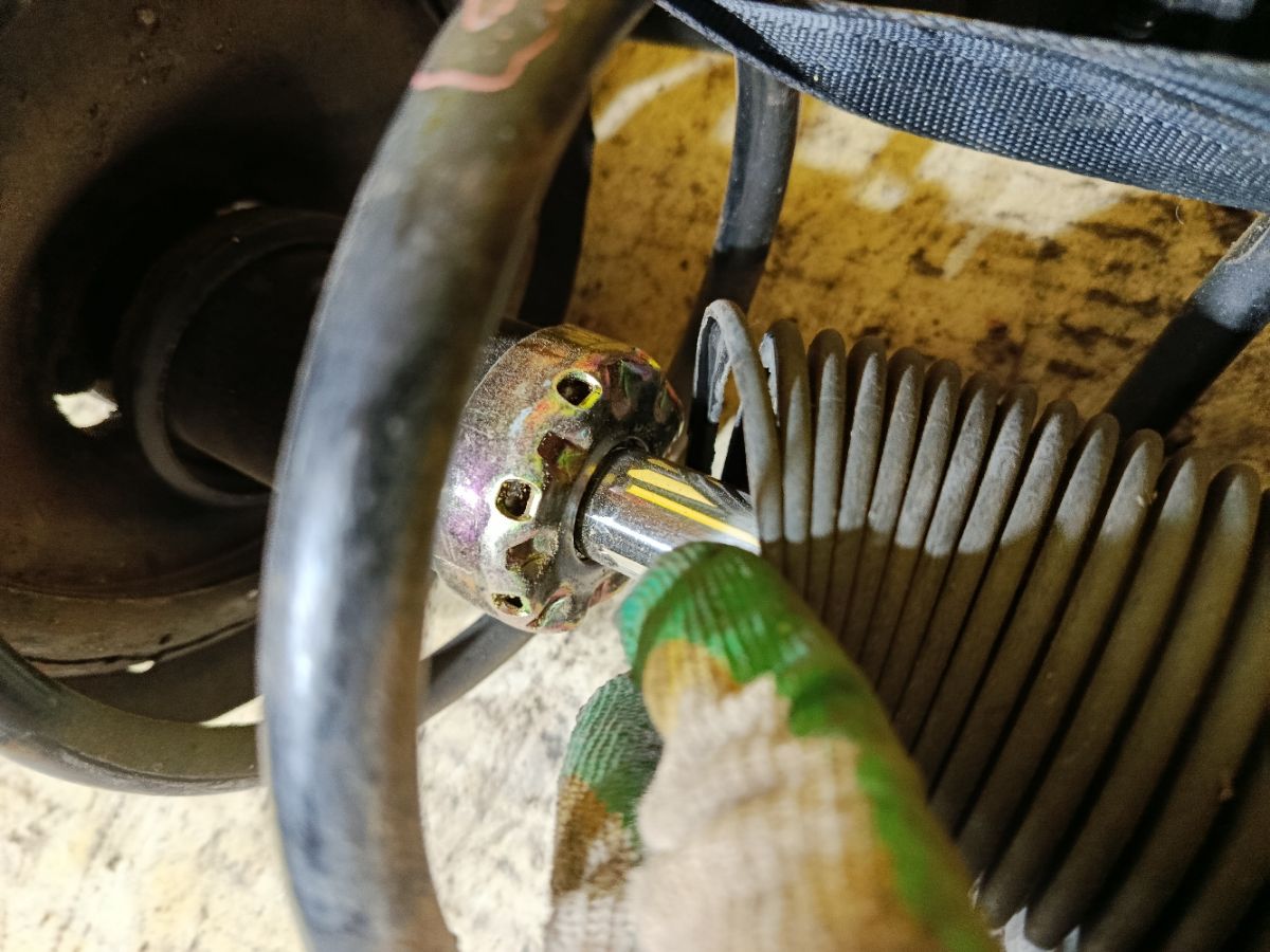 Стойка амортизатора на Subaru Legacy Wagon BP5 EJ20 Фото 4