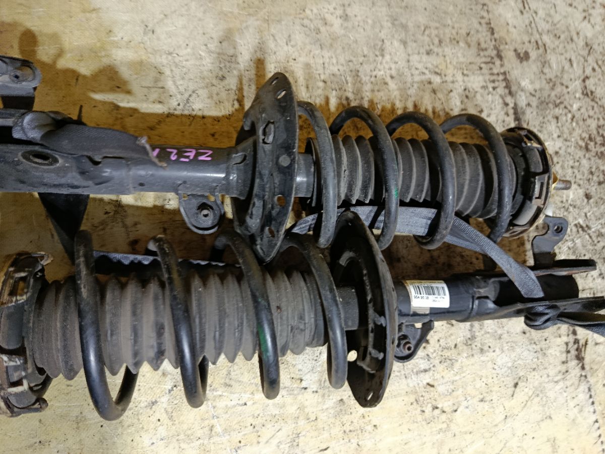 Стойка амортизатора на Honda Insight ZE2 LDA Фото 4