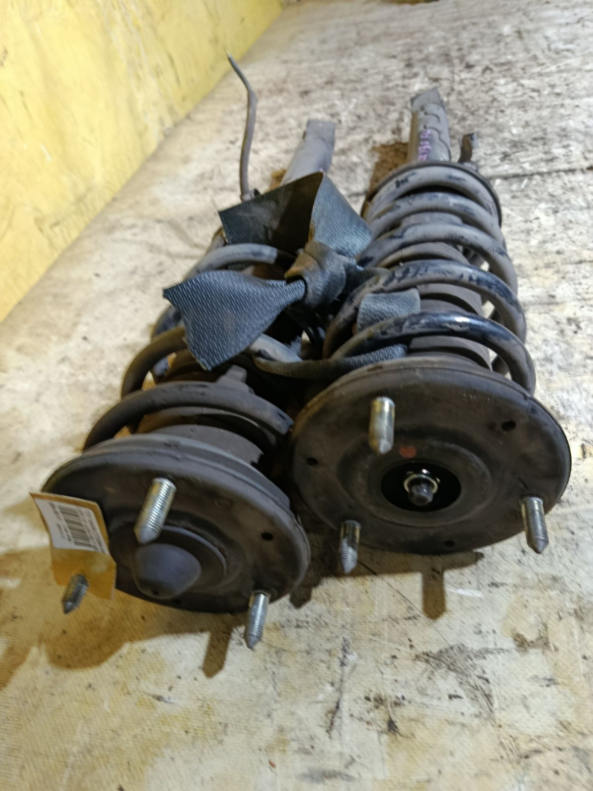 Стойка амортизатора 48520-22701, 48510-22A91 на Toyota Mark X GRX130 4GR-FSE Фото 2