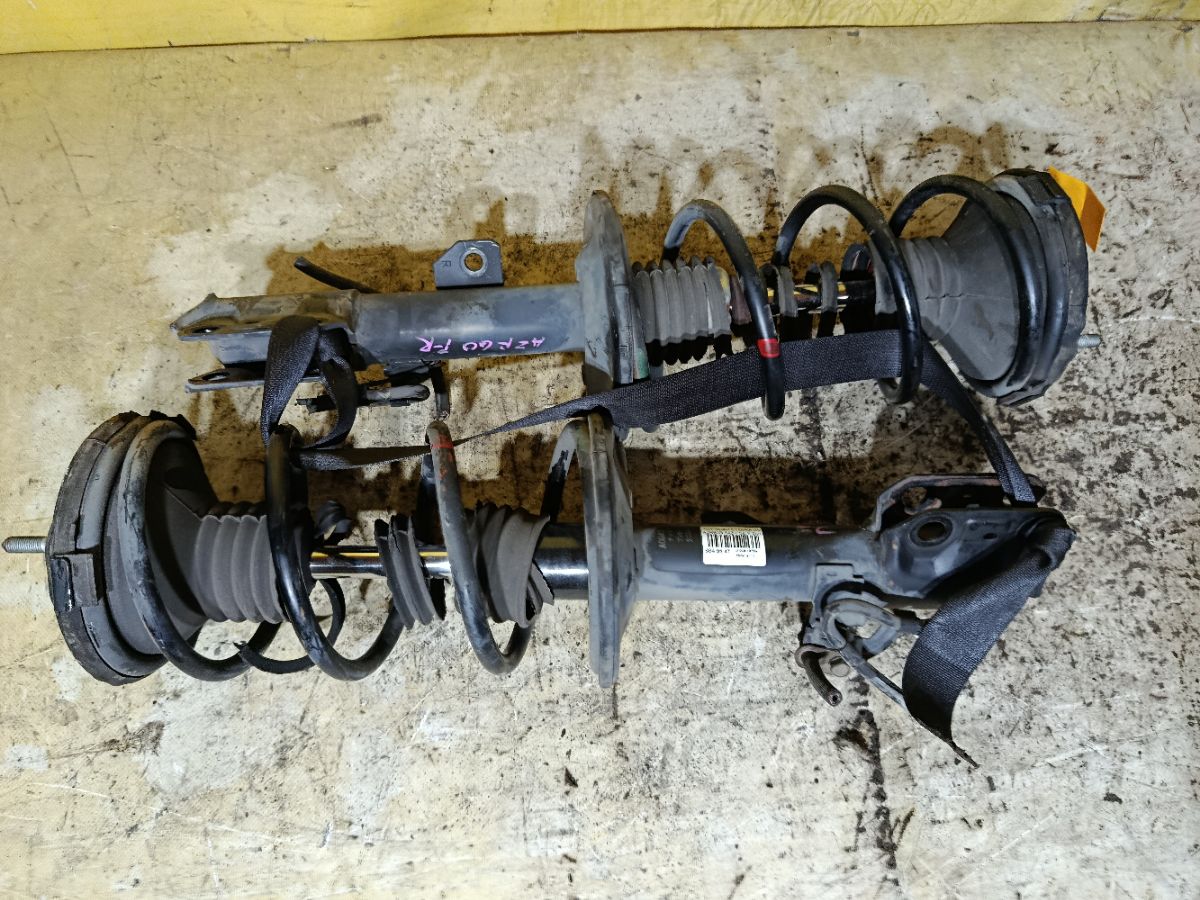 Стойка амортизатора на Toyota Noah AZR60G 1AZ-FSE Фото 1