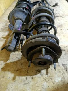 Стойка амортизатора на Toyota Noah AZR60G 1AZ-FSE Фото 2