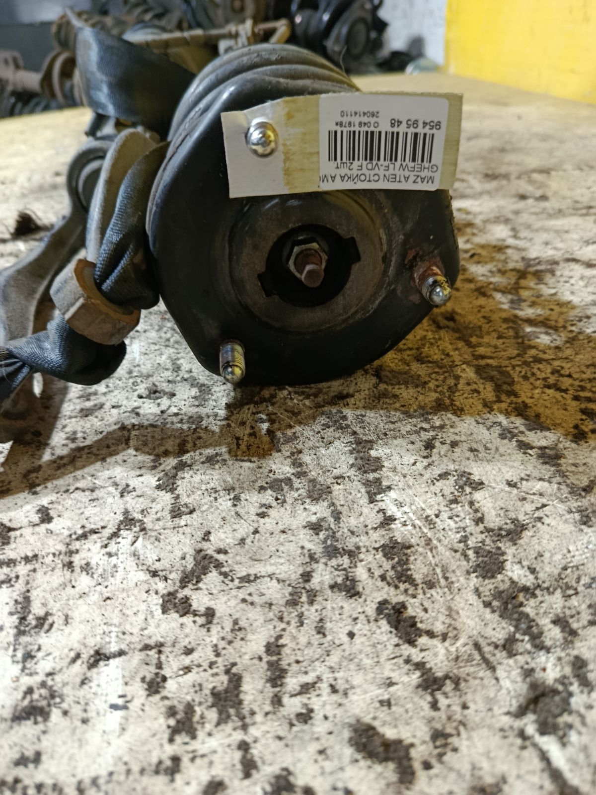 Стойка амортизатора на Mazda Atenza Wagon GHEFW LF-VD Фото 3