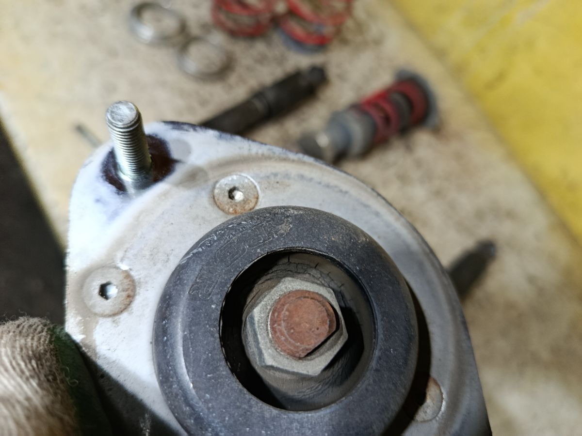 Стойка амортизатора на Suzuki Solio MA15S K12B Фото 11