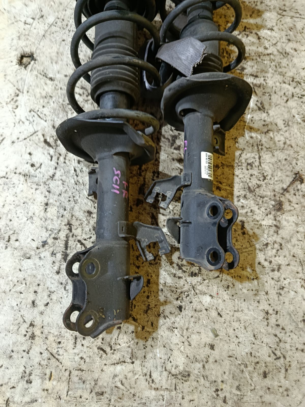 Стойка амортизатора на Nissan Tiida Latio SC11 HR15DE Фото 2