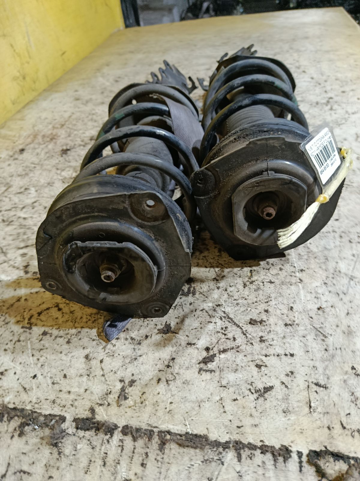 Стойка амортизатора на Nissan Tiida Latio SC11 HR15DE Фото 3