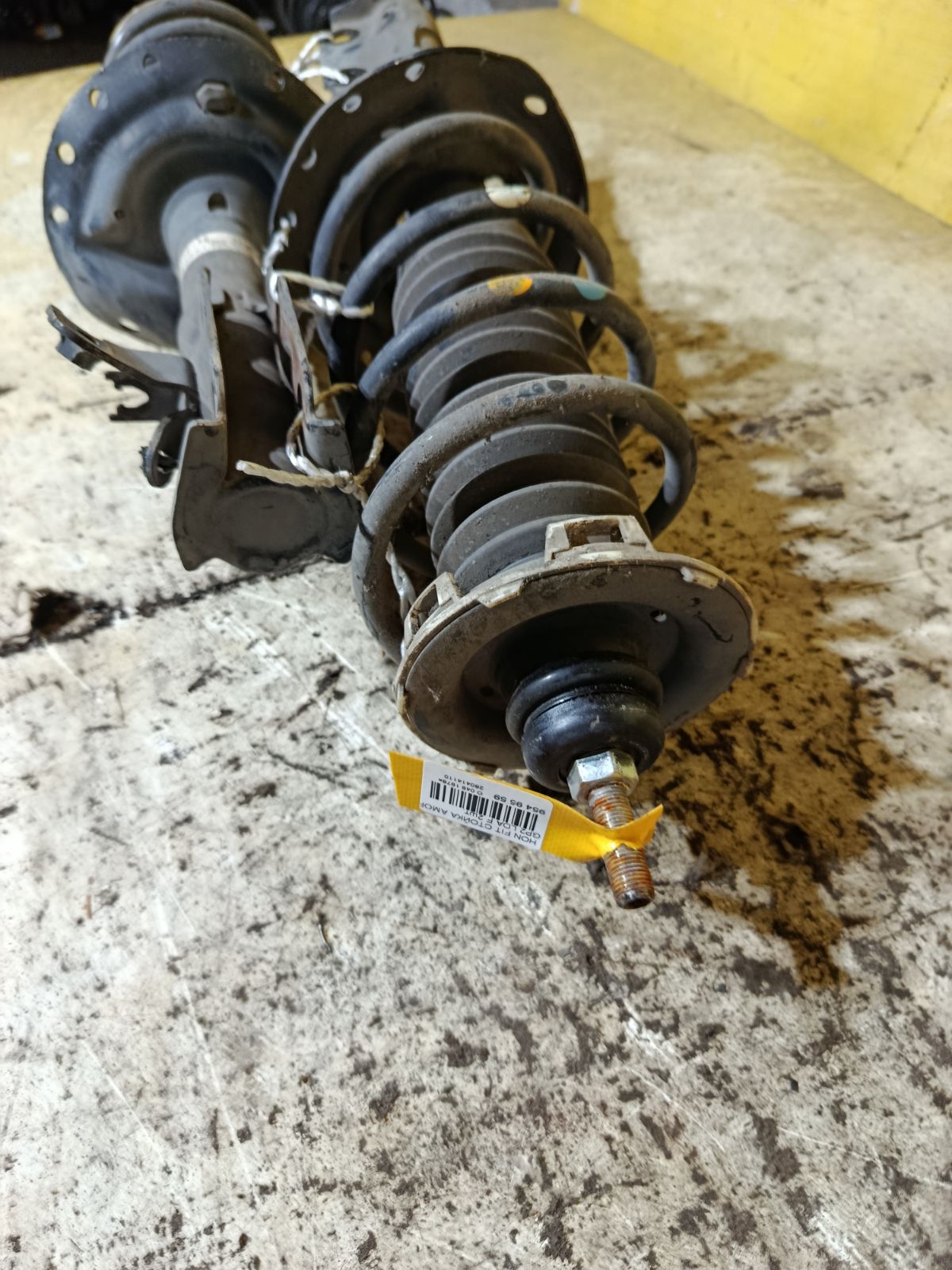 Стойка амортизатора на Honda Fit Hybrid GP2 LDA Фото 2