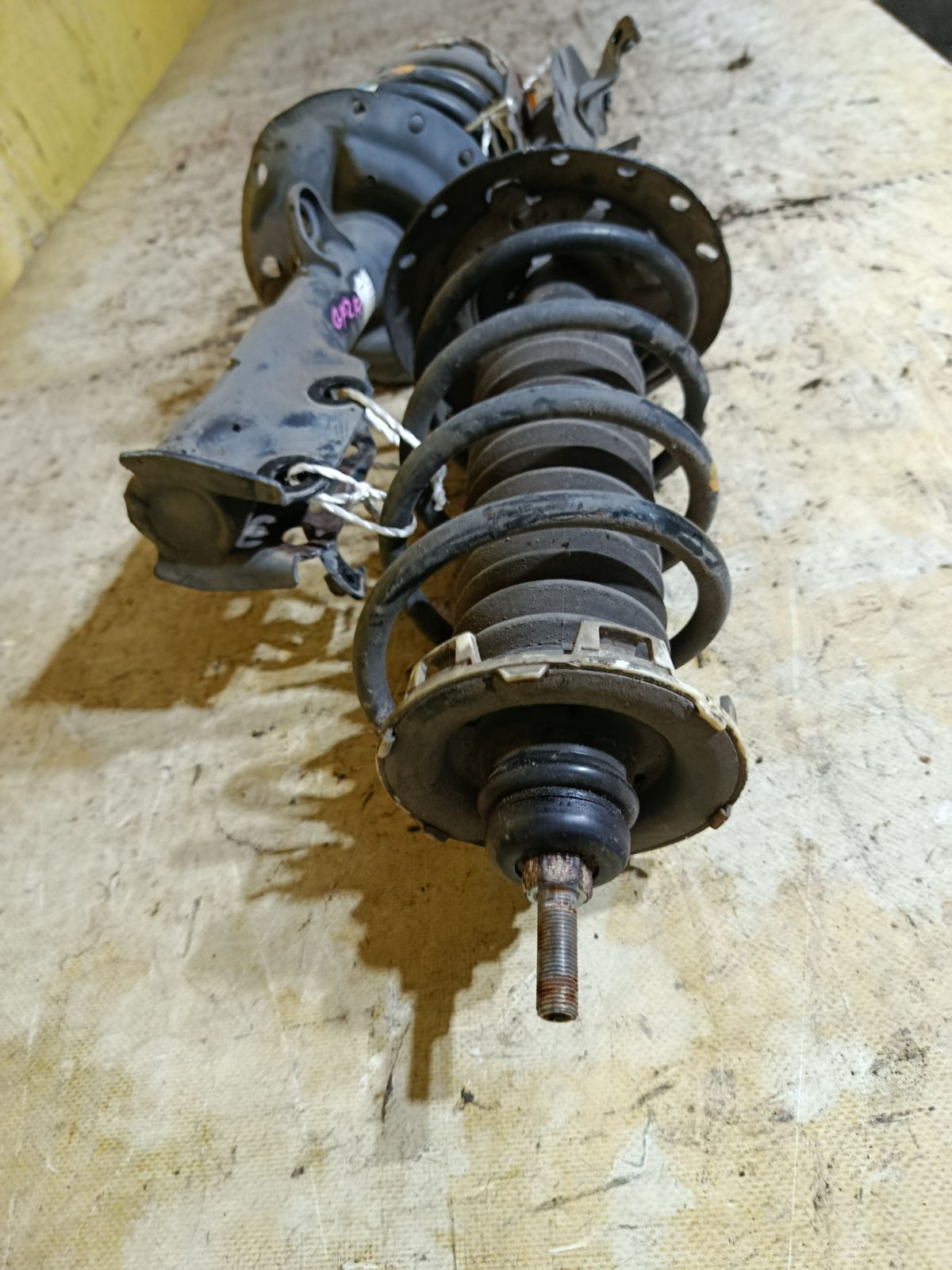 Стойка амортизатора на Honda Fit Hybrid GP2 LDA Фото 3