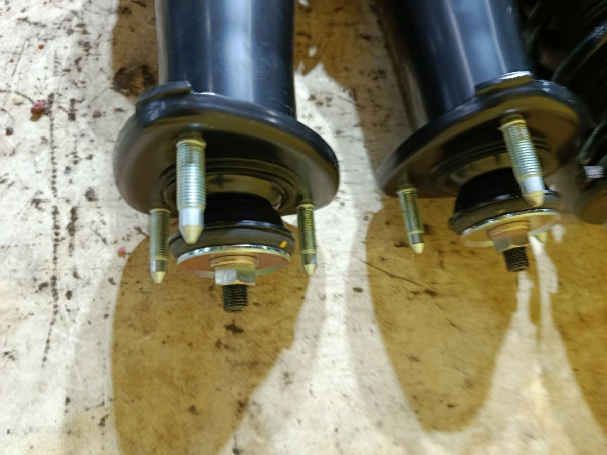 Стойка амортизатора 48510-22B11, 48520-22721, 48530-22691 на Toyota Mark X GRX130 4GR-FSE Фото 6