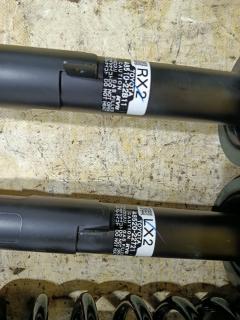 Стойка амортизатора 48510-22B11, 48520-22721, 48530-22691 на Toyota Mark X GRX130 4GR-FSE Фото 3