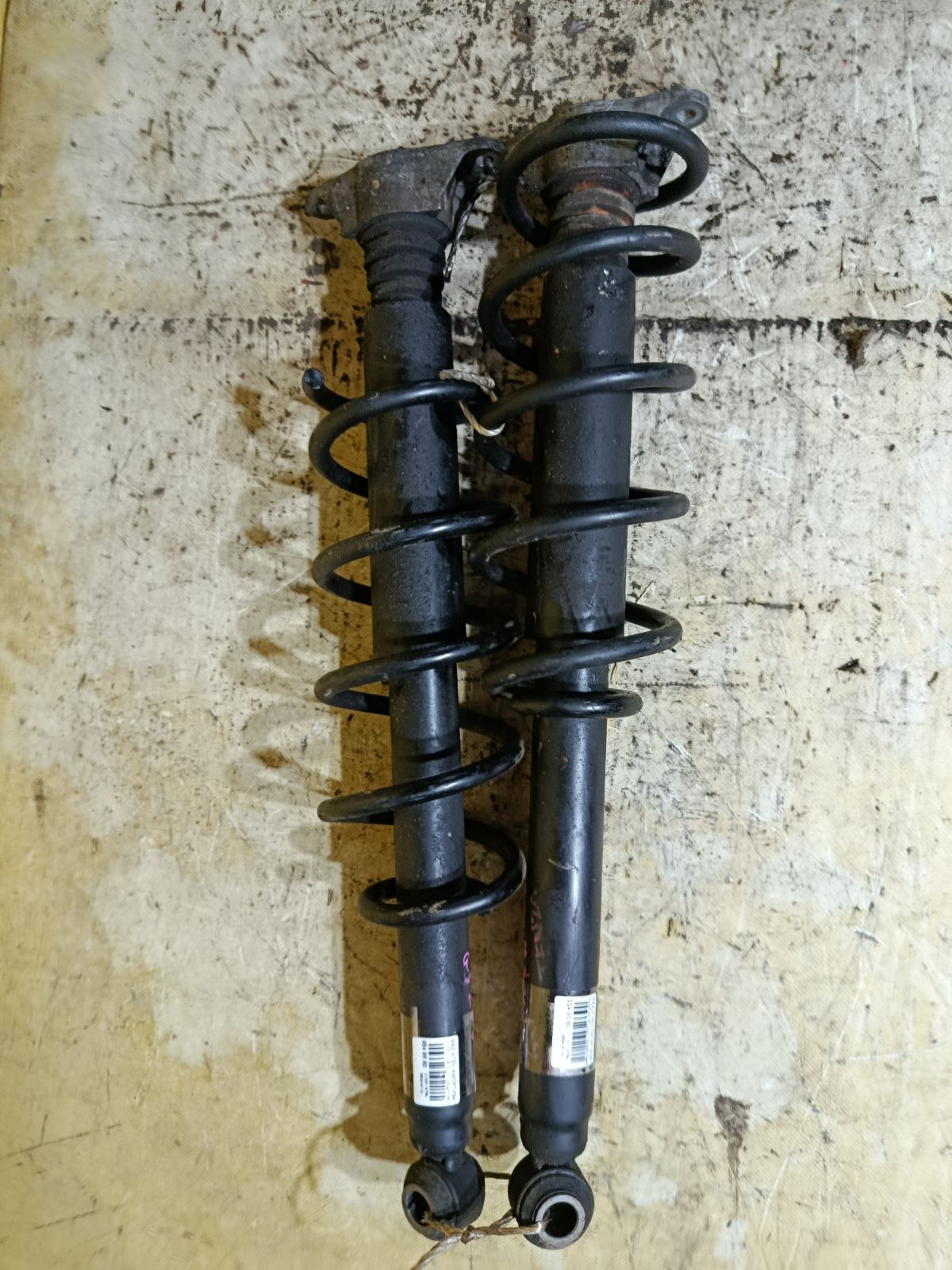 Амортизатор на Mazda Atenza Wagon GJ2FW Фото 1