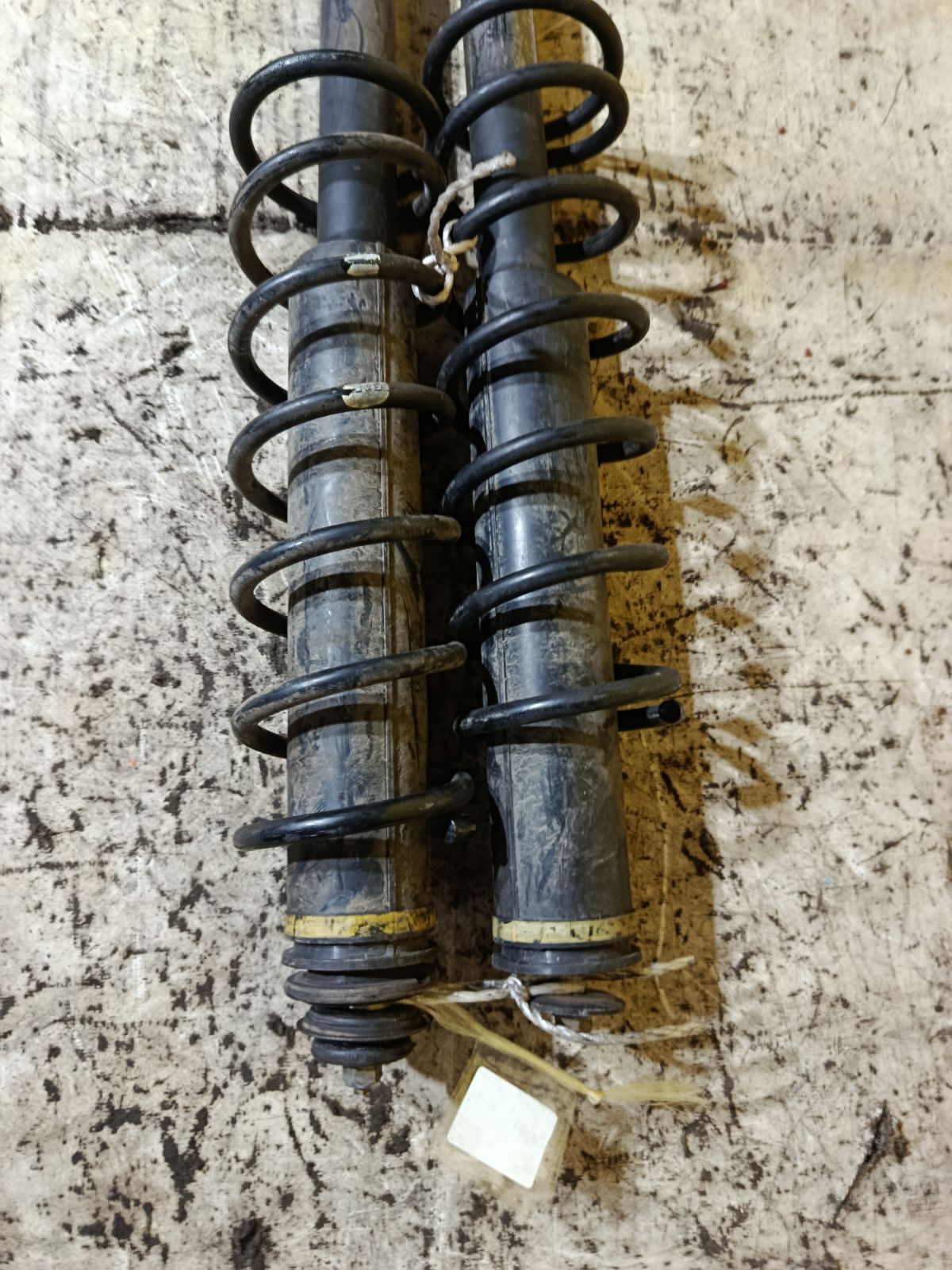 Амортизатор на Daihatsu Move LA150S Фото 3