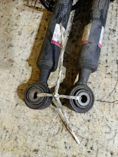 Амортизатор на Daihatsu Move LA150S Фото 2