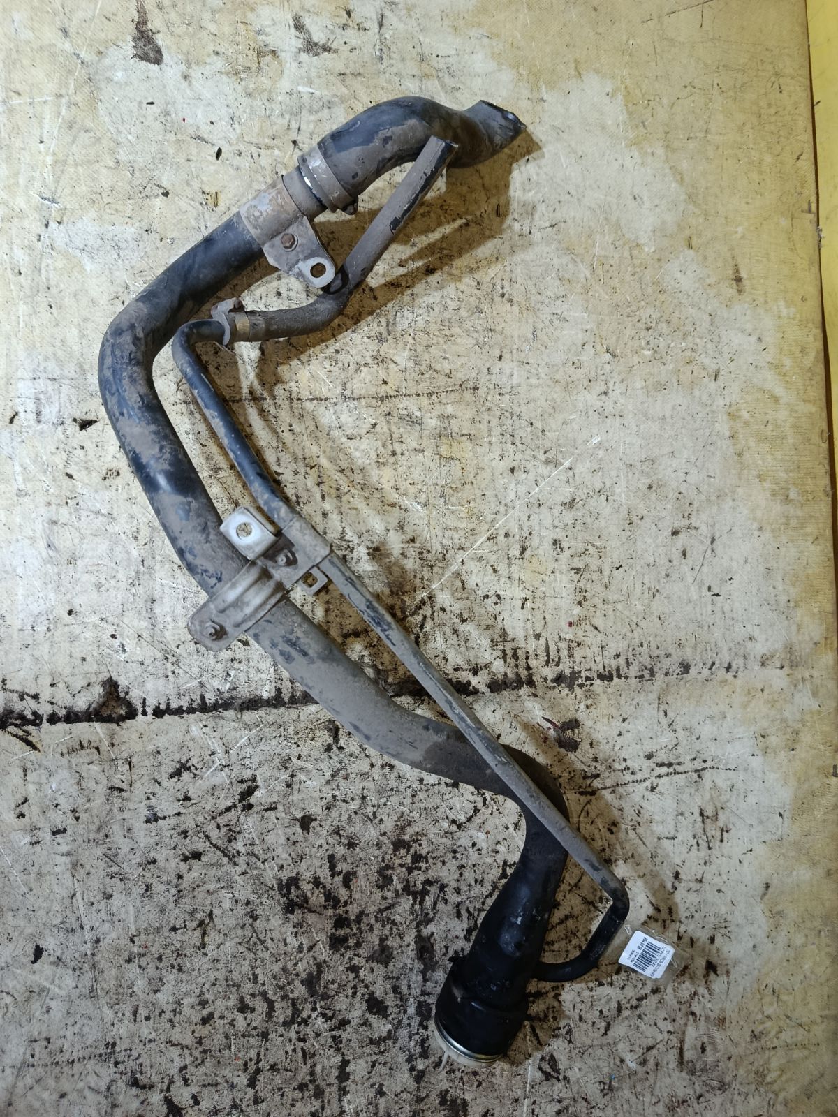 Заливная горловина топливного бака 77201-52100 на Toyota Probox NCP50V 2NZ-FE Фото 1