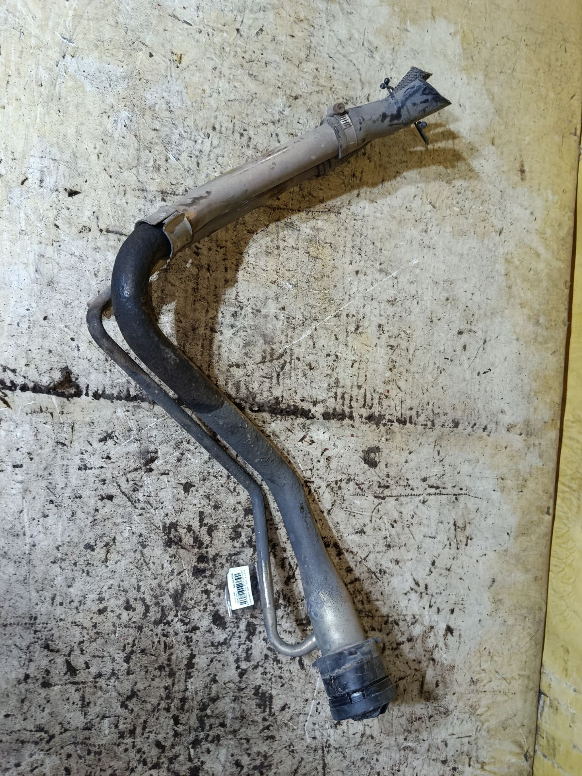 Заливная горловина топливного бака 77201-52050 на Toyota Funcargo NCP20 2NZ-FE Фото 2