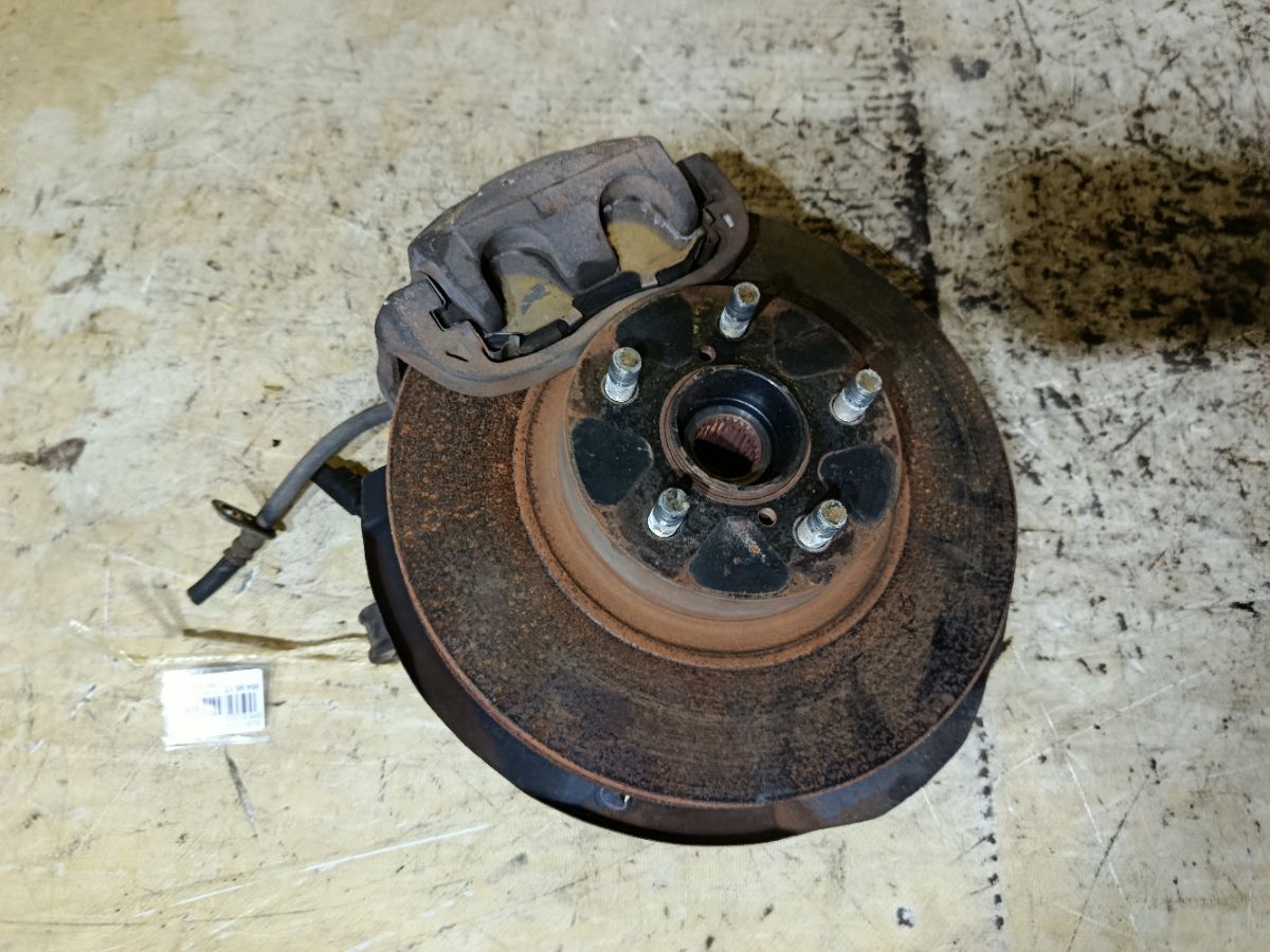 Ступица на Subaru Legacy Wagon BP5 EJ203 Фото 1