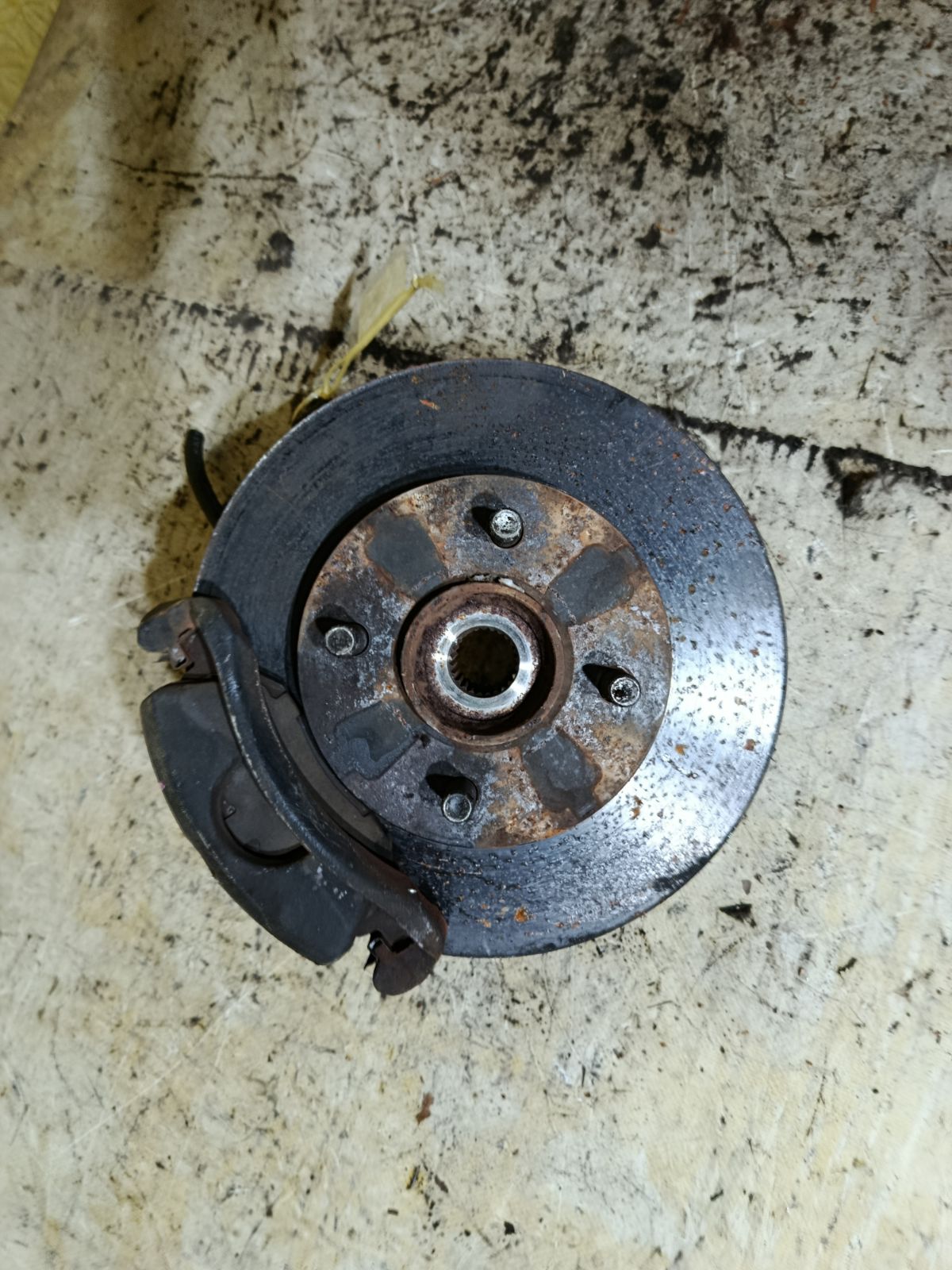 Ступица на Nissan Cube Z11 CR14DE Фото 1