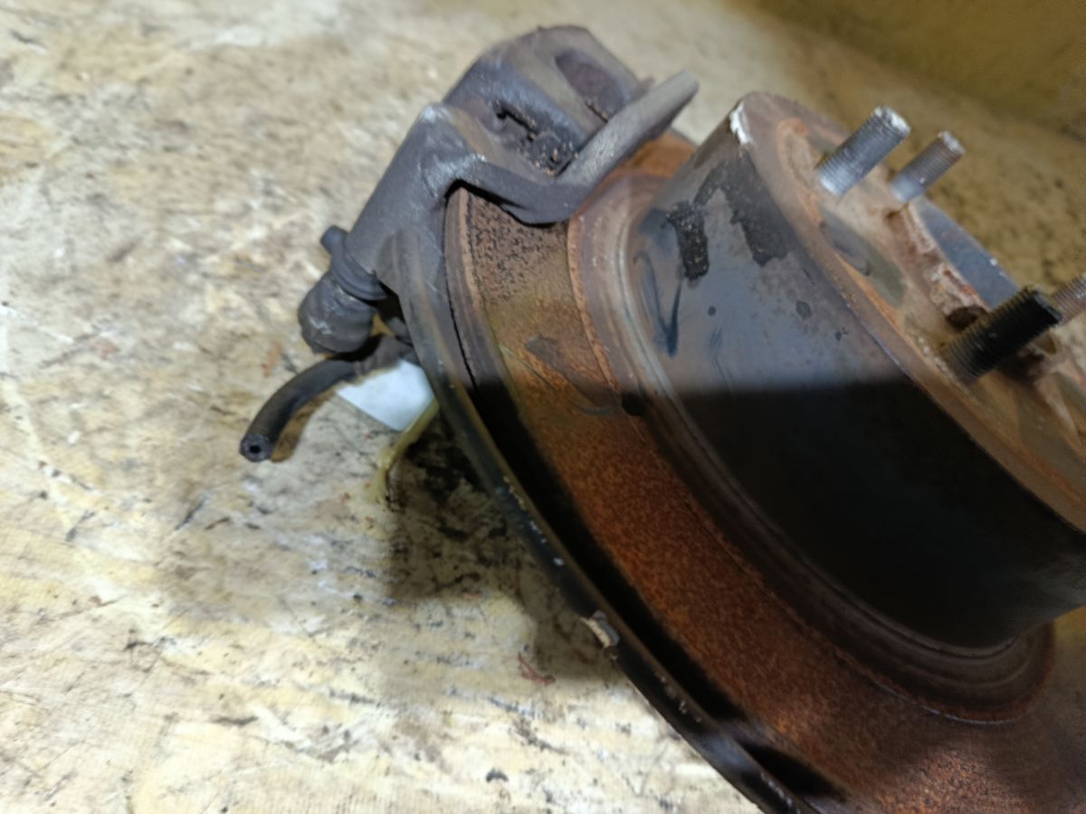 Ступица на Nissan Serena HFC26 MR20DD Фото 3