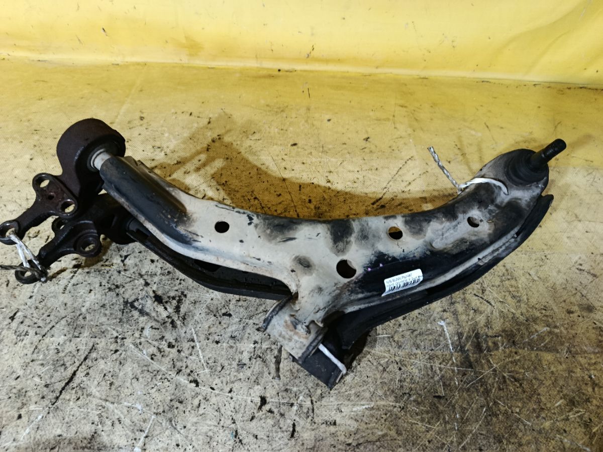 Рычаг на Nissan Sunny FB15 QG15DE Фото 1