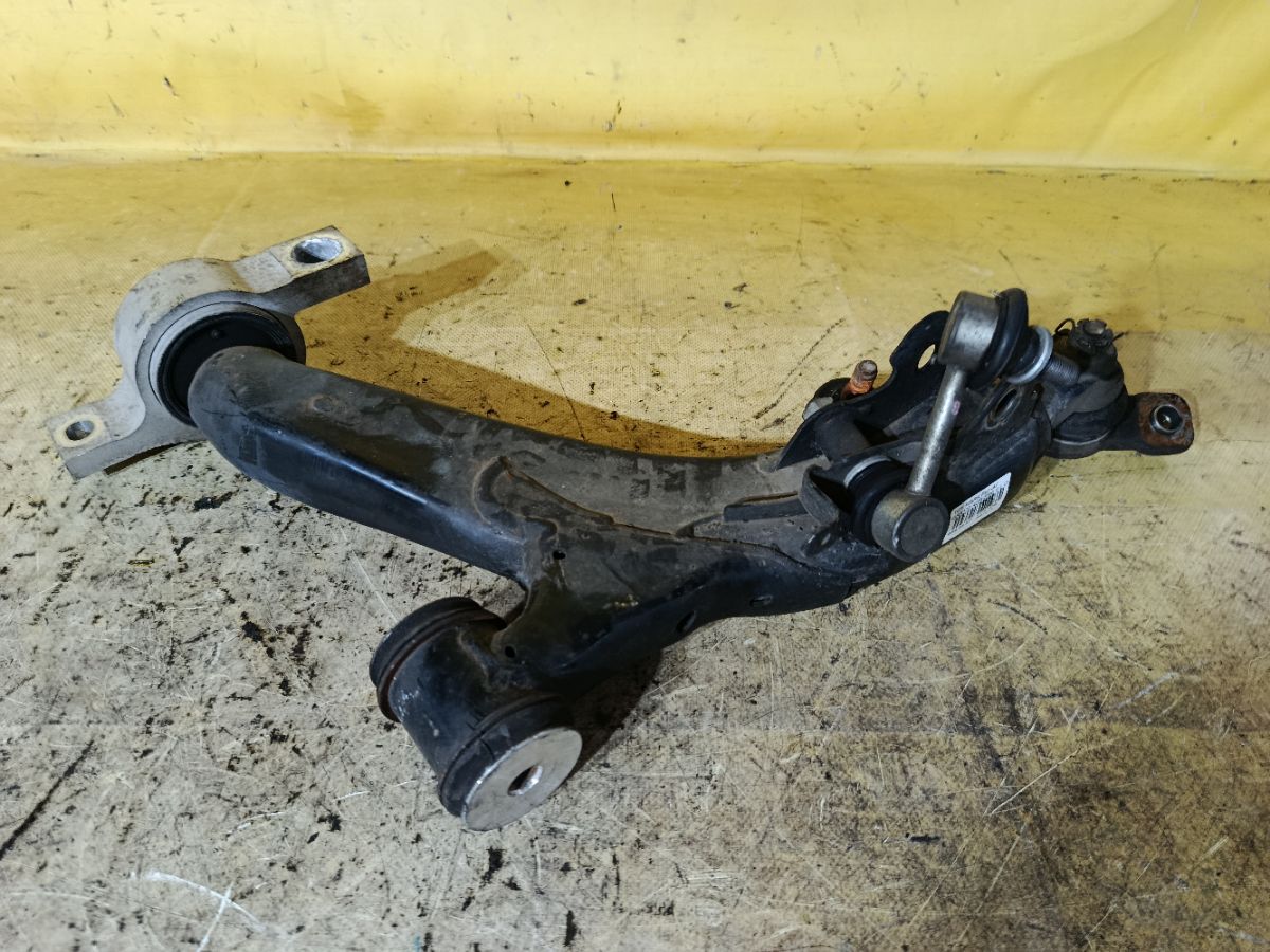 Рычаг 48640-30290, UQ-075-7011 на Toyota Mark X GRX120 4GR-FSE Фото 1