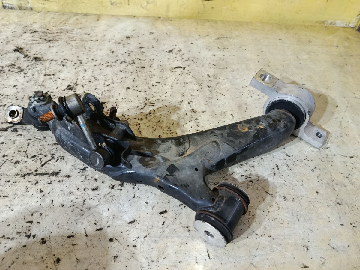 Рычаг 48620-30290, UQ-075-2262 на Toyota Mark X GRX120 4GR-FSE Фото 1