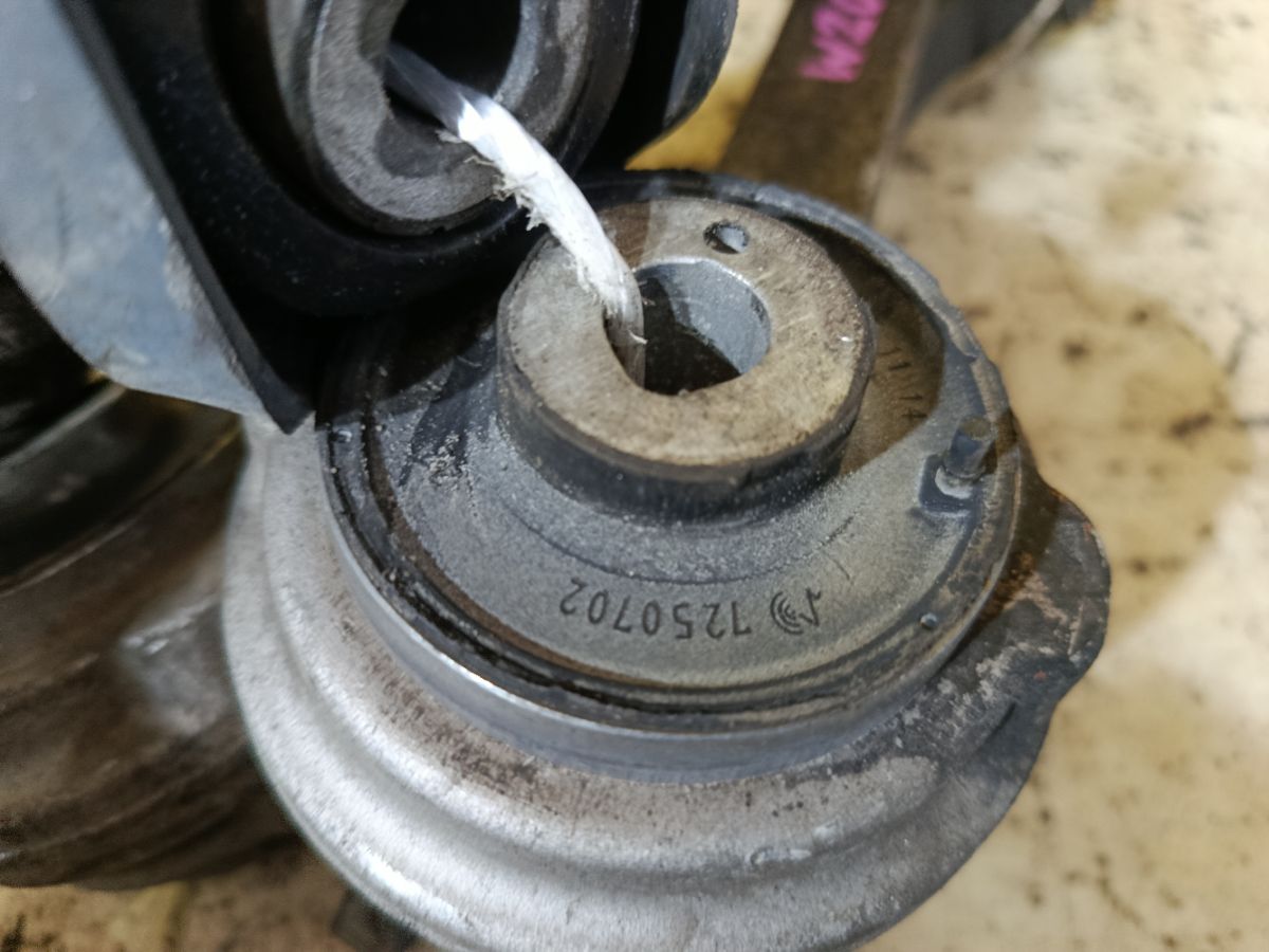 Рычаг на Mercedes-Benz C-Class Station Wagon S204.252 272.921 Фото 5