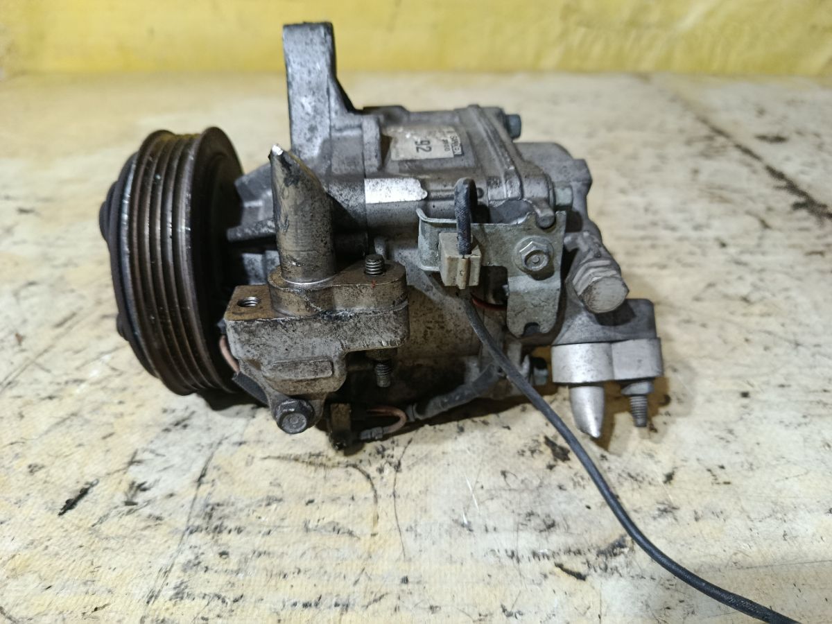 Компрессор кондиционера на Honda N-Box JF1 S07A Фото 4
