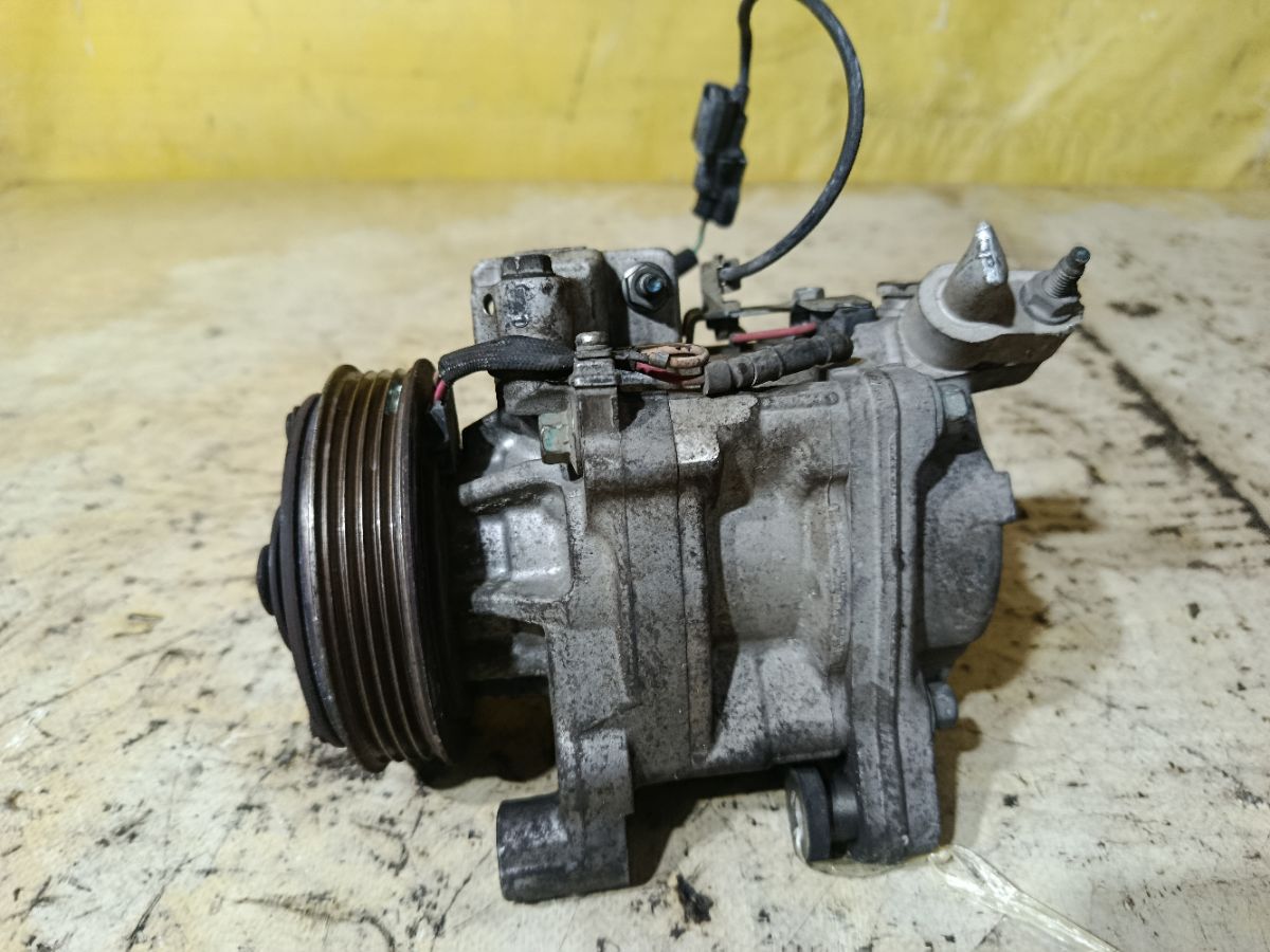 Компрессор кондиционера на Honda N-Box JF1 S07A Фото 6