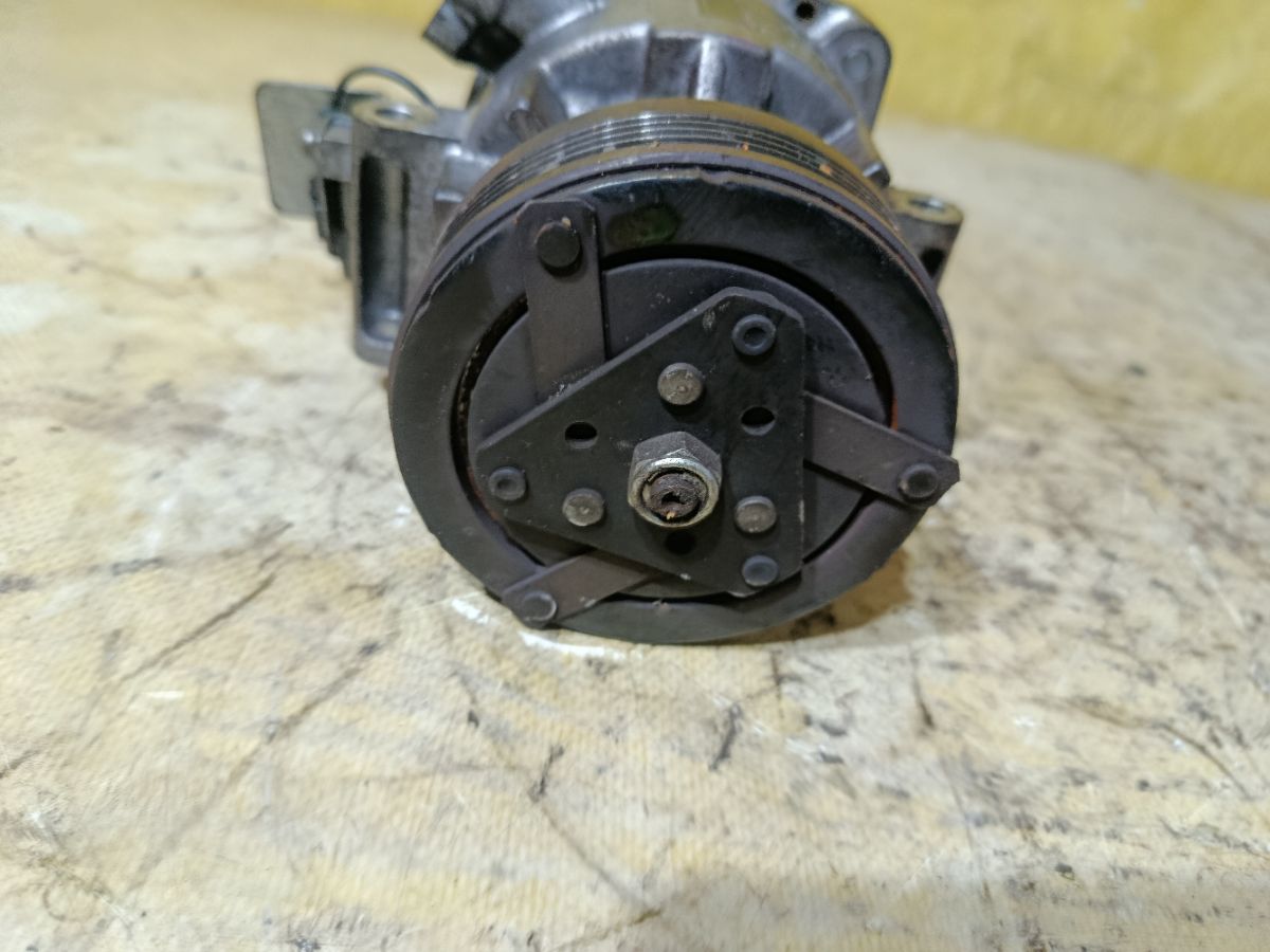 Компрессор кондиционера 95201-68LA3 на Suzuki Solio MA15S K12B Фото 4