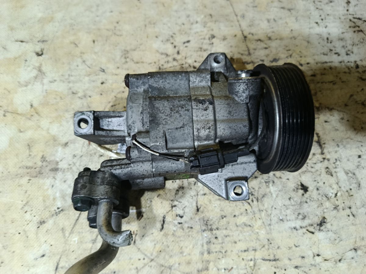 Компрессор кондиционера 92600-ED07B на Nissan Note E11 HR15DE Фото 1