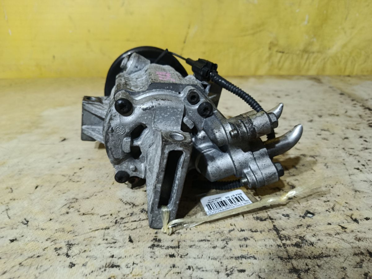Компрессор кондиционера 92600-ED07B на Nissan Tiida Latio SC11 HR15DE Фото 6
