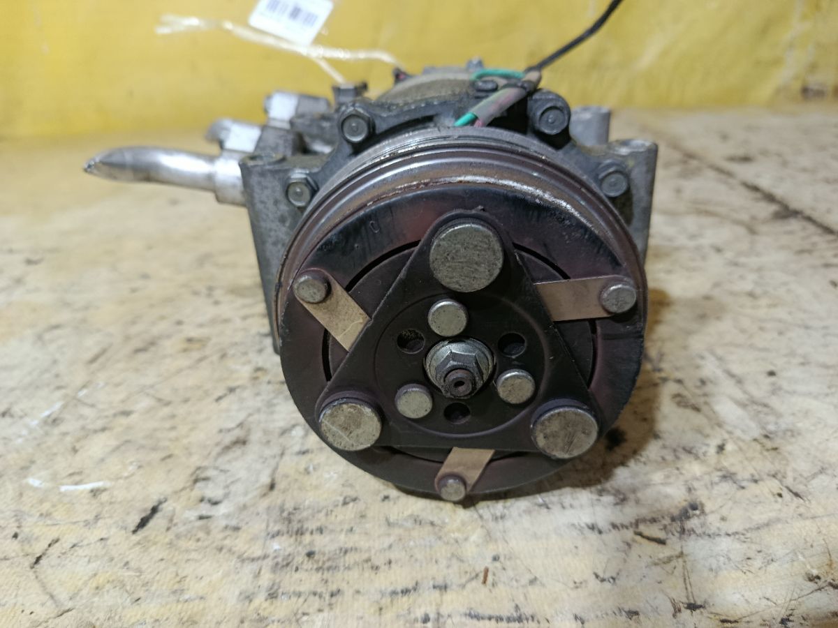 Компрессор кондиционера на Honda Fit Hybrid GP1 LDA Фото 5