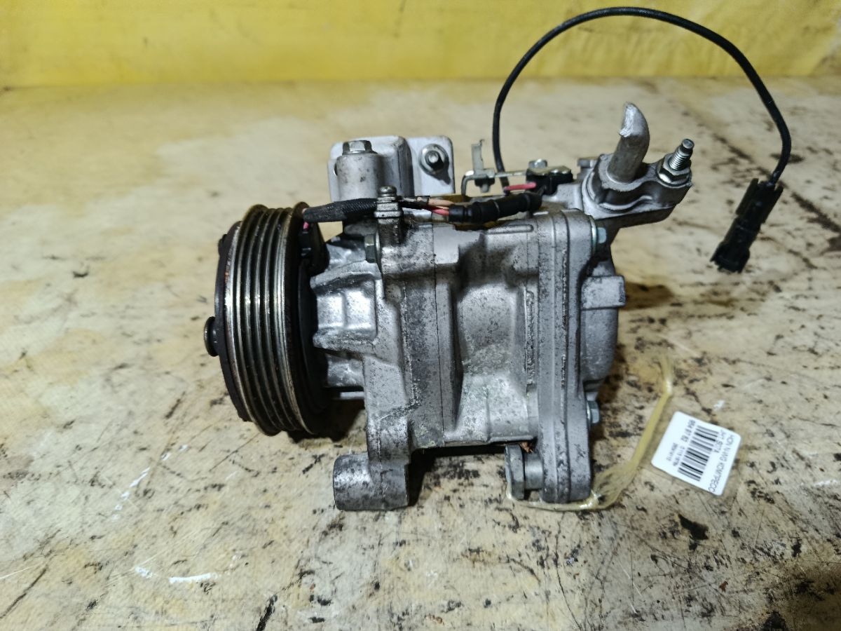 Компрессор кондиционера на Honda N-Wgn JH1 S07A Фото 6