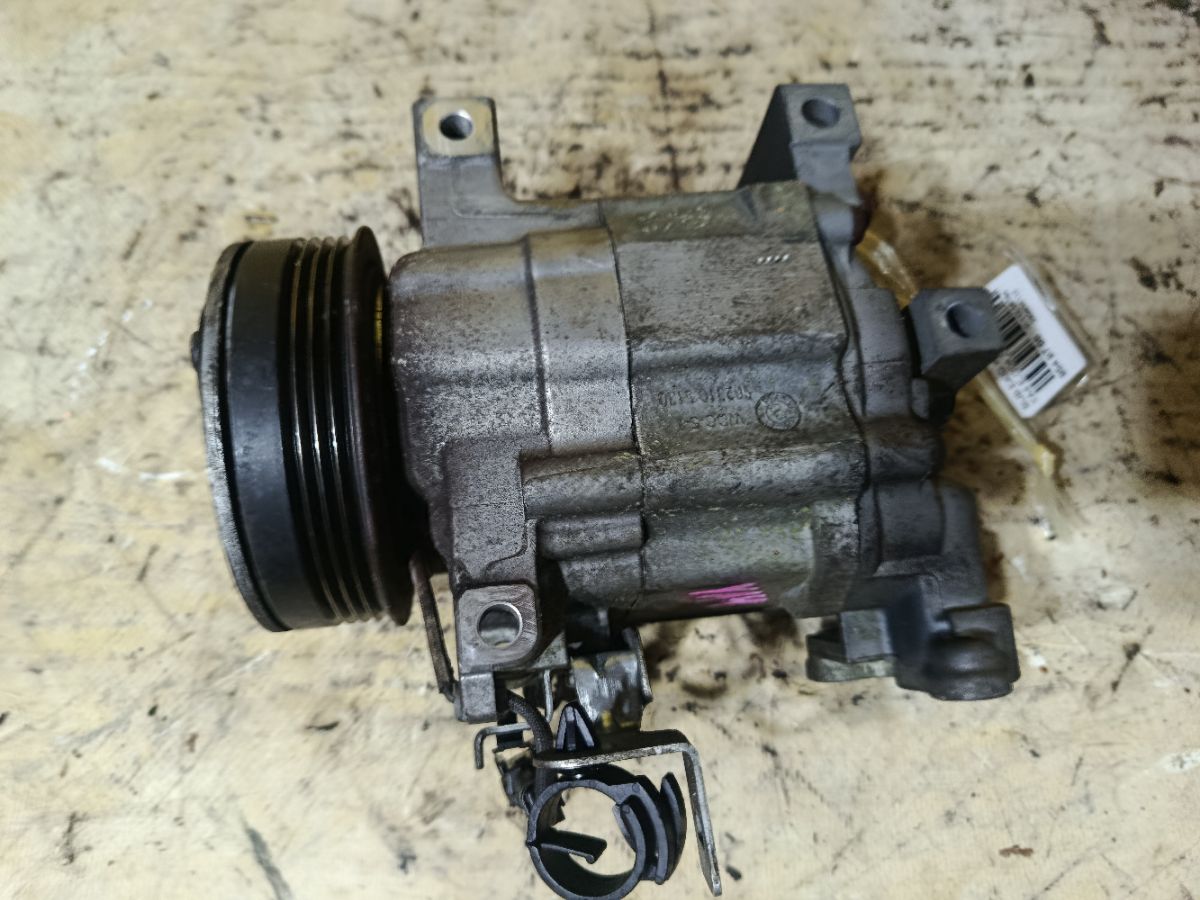 Компрессор кондиционера 73111FG002 на Subaru Exiga YA4 EJ204 Фото 5