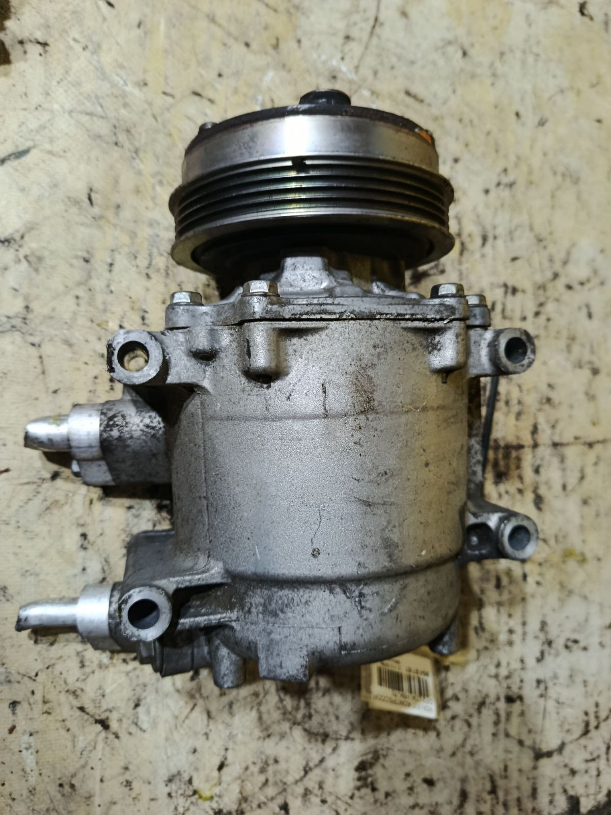 Компрессор кондиционера на Honda Fit Hybrid GP2 LDA Фото 5