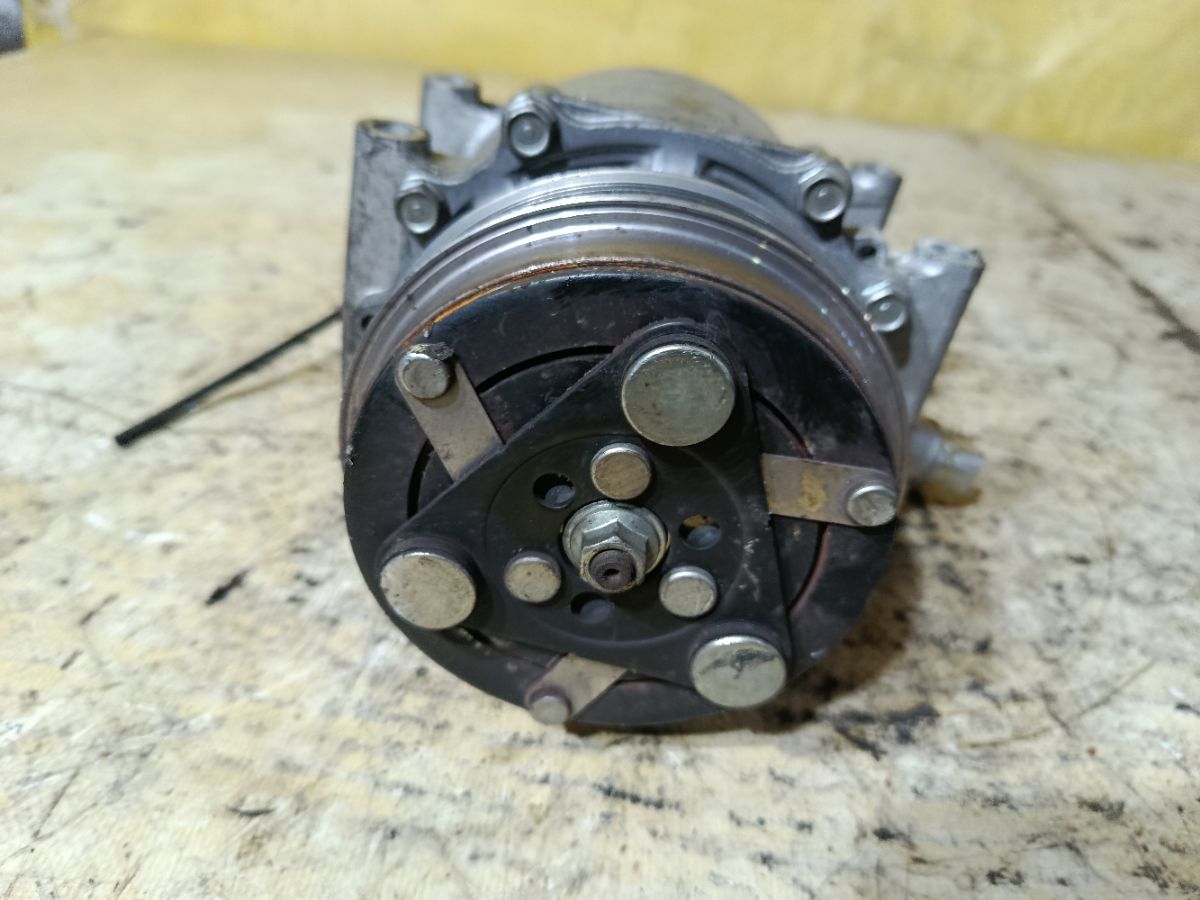 Компрессор кондиционера на Honda Fit Hybrid GP2 LDA Фото 6