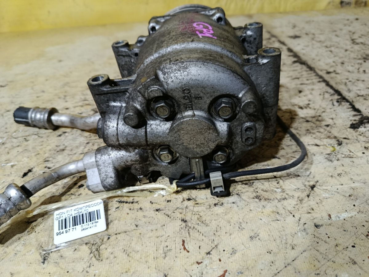 Компрессор кондиционера на Honda Fit Hybrid GP1 LDA Фото 4
