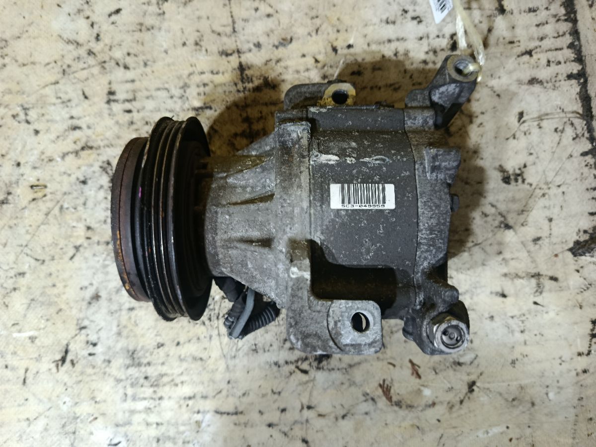 Компрессор кондиционера на Daihatsu Move LA150S KF-VE Фото 2